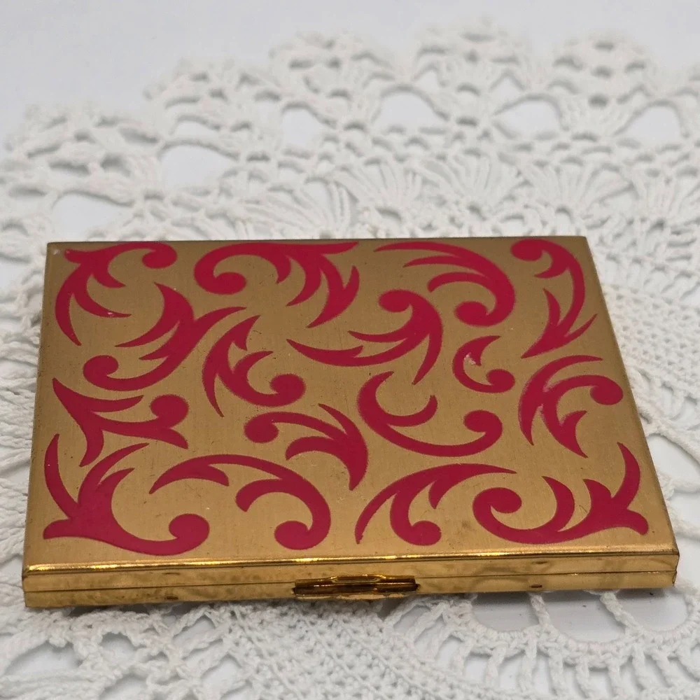 Vintage Art Deco Style Elgin American Powder Compact Puff Signed